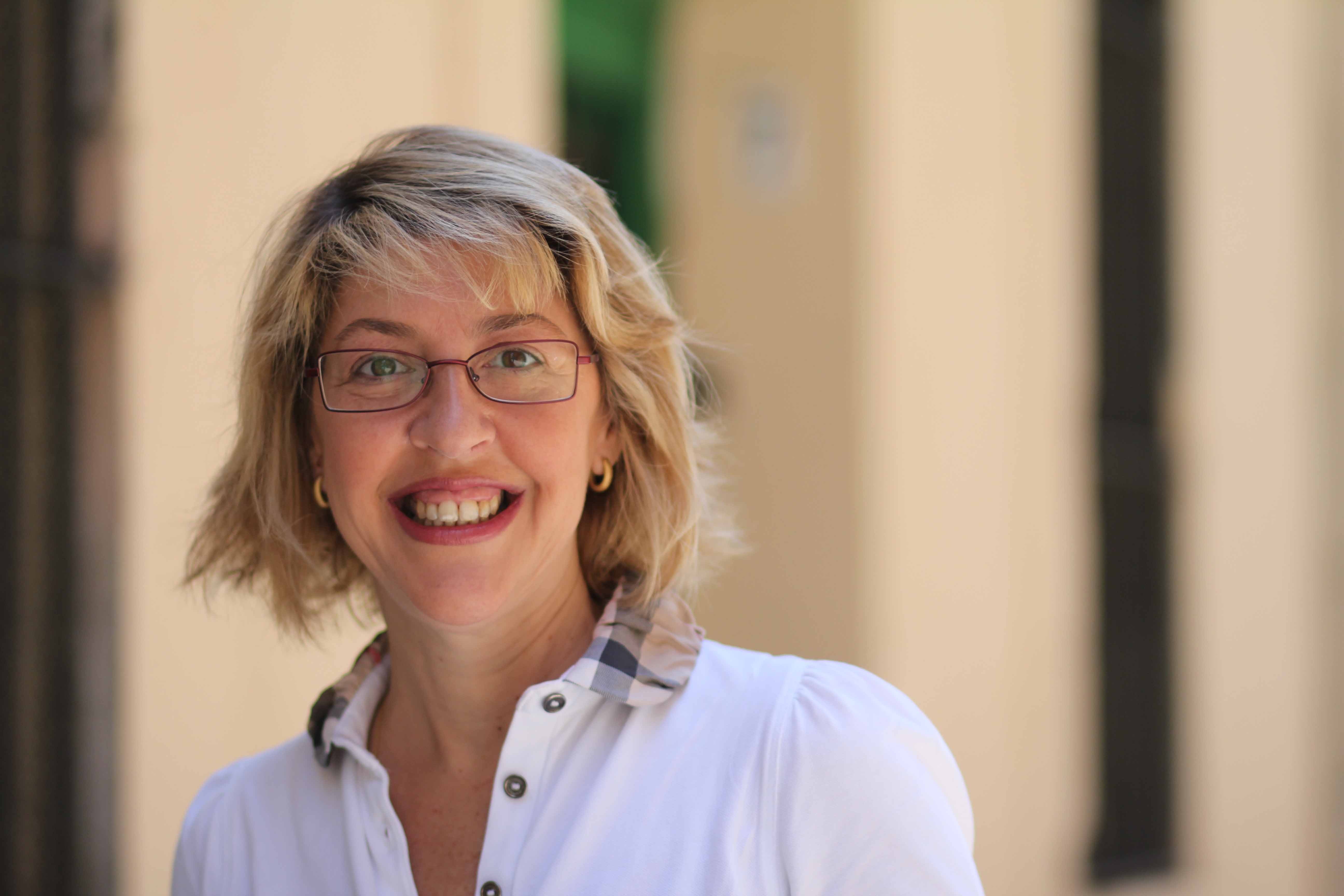 Reina Duarte – Editora